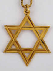 Appraisal: A carat gold star of David carat gold box link