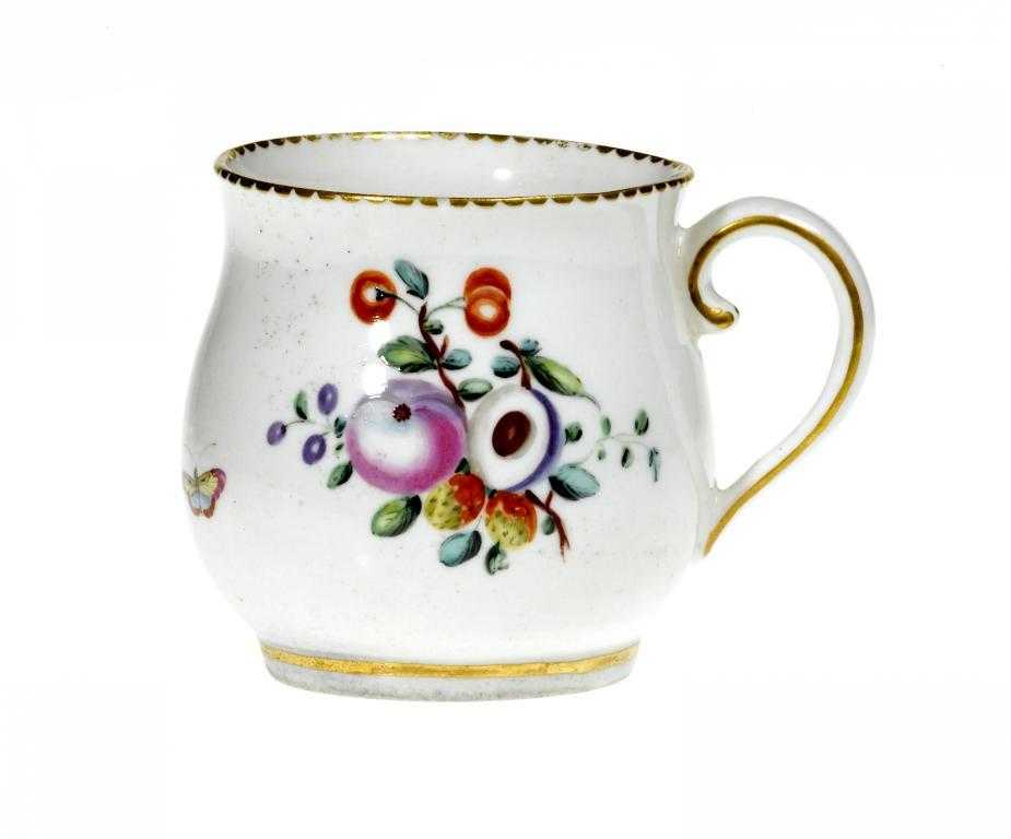 Appraisal: A CHELSEA-DERBY CUSTARD CUP attractively enamelled with groups of fruit