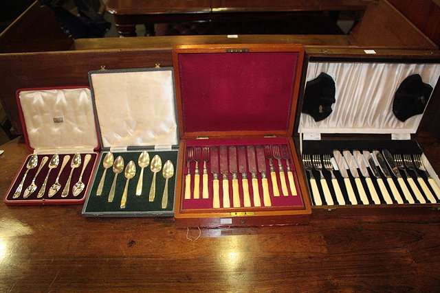 Appraisal: A COLLECTION OF MISCELLANEOUS CASED SILVER PLATED CUTLERY including bone