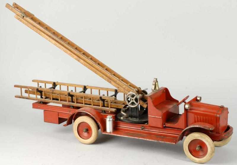 Appraisal: Pressed Steel Kelmet Aerial Ladder Fire Truck Description American Circa