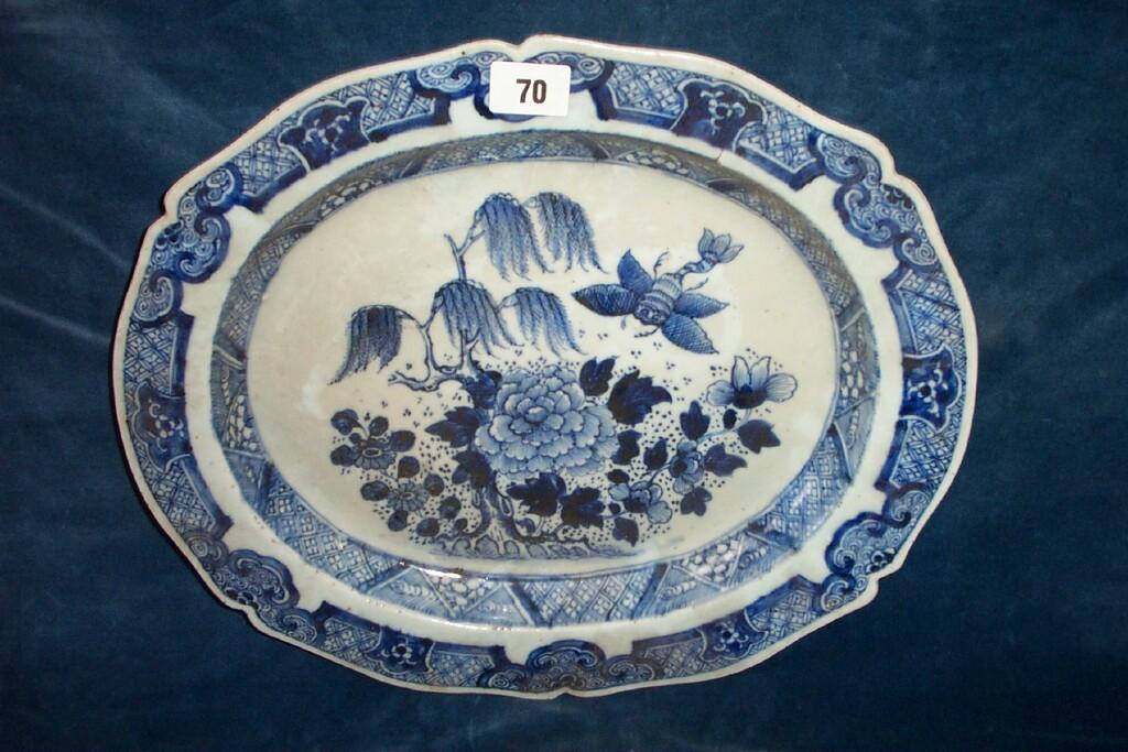 Appraisal: A th century Chinese blue and white dish of oval