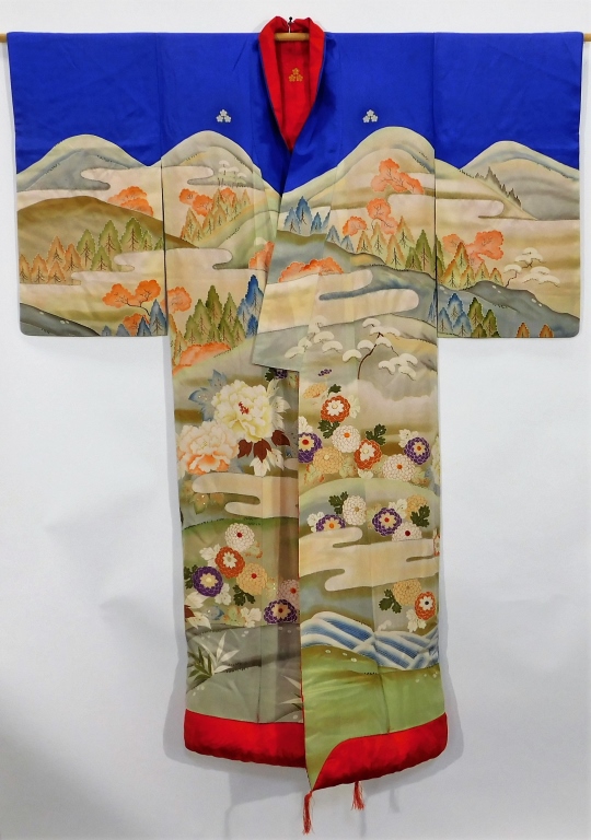 Appraisal: MEIJI PERIOD HAND PAINTED FLOWERS UCHIKAKE KIMONO Japan Circa Hand