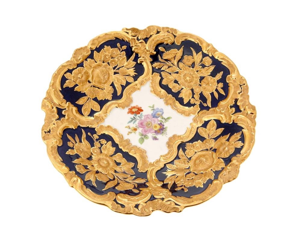 Appraisal: A MEISSEN GOLD AND ENAMELED PORCELAIN CABINET PLATEA Meissen gold