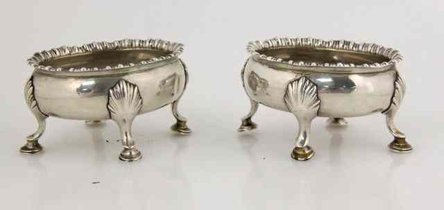 Appraisal: A pair of George III silver oval salts Robert Hennell