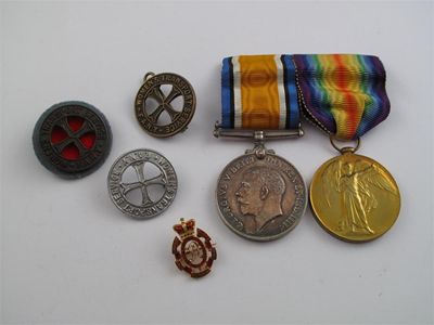 Appraisal: World War I a pair of medals to a Fany