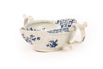 Appraisal: A Worcester blue and white double-lipped sauce boat circa -