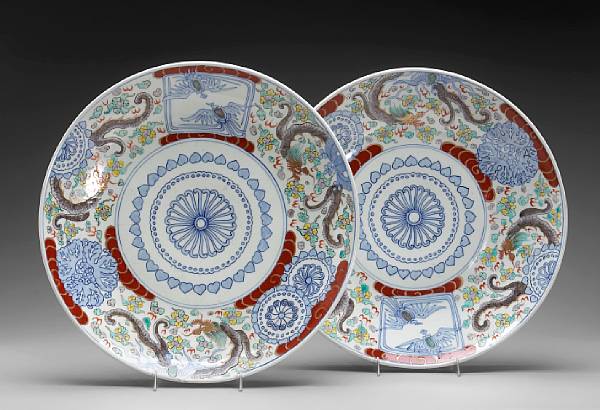 Appraisal: A pair of Japanese Imari chargers Meiji Taisho Period Featuring