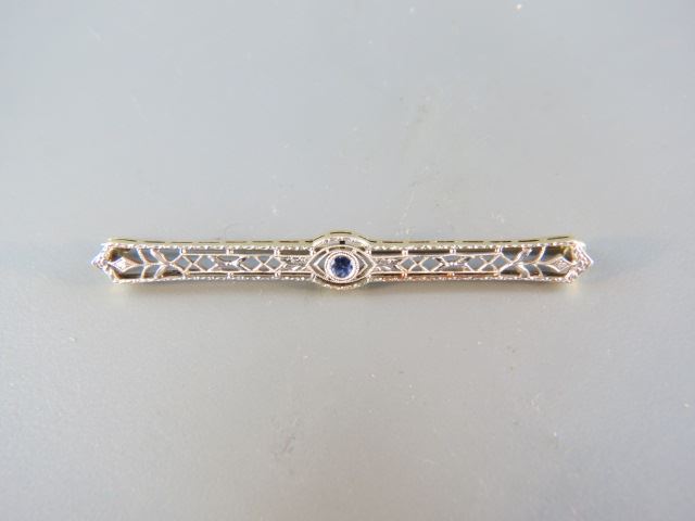 Appraisal: Sapphire Bar Pin rich blue round gem in k white