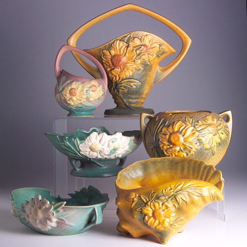 Appraisal: Six ROSEVILLE Peony pieces to include a yellow shell-shaped vessel