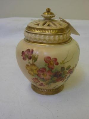 Appraisal: A ROYAL WORCESTER BLUSH PORCELAIN POT POURRI JAR of mildly