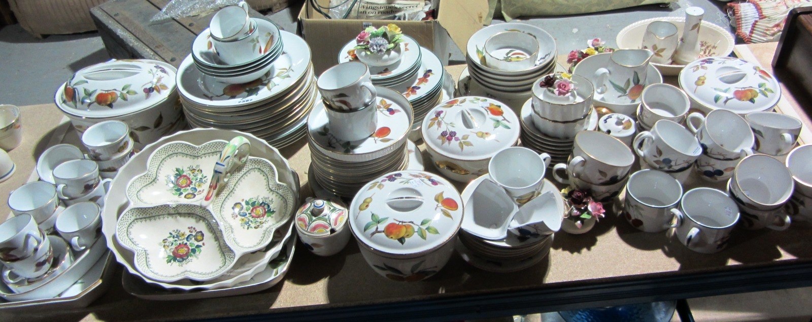 Appraisal: An extensive Royal Worcester dinner and tea service decorated with