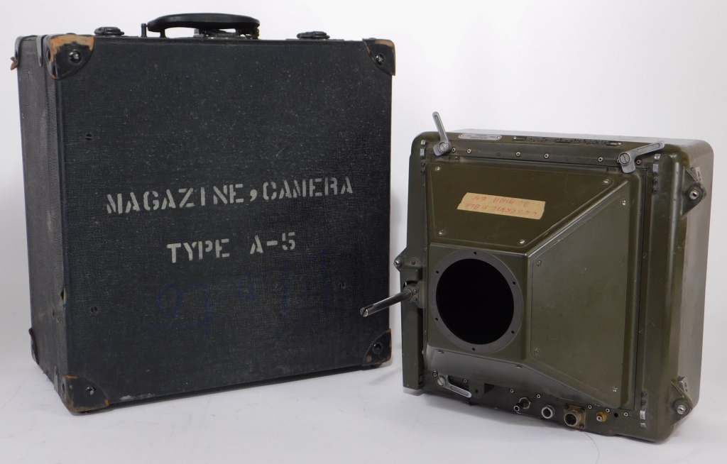 Appraisal: US ARMY KA- CAMERA AND TYPE A- CASE US Army