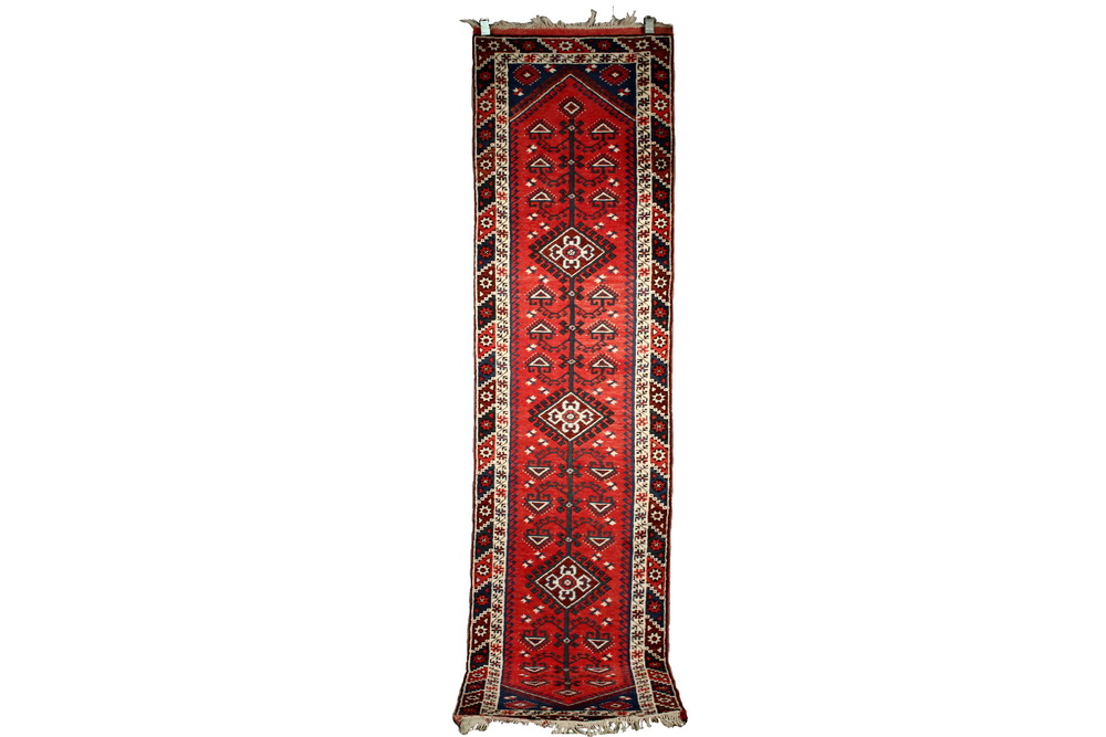 Appraisal: AFGHAN RUNNER - ' x ' - Afghanistan circa three