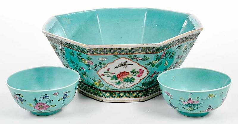 Appraisal: Three Chinese Export Famille Verte Bowls early th century each