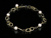 Appraisal: Majorica Sterling Silver Pearl Necklace A lovely oval link necklace