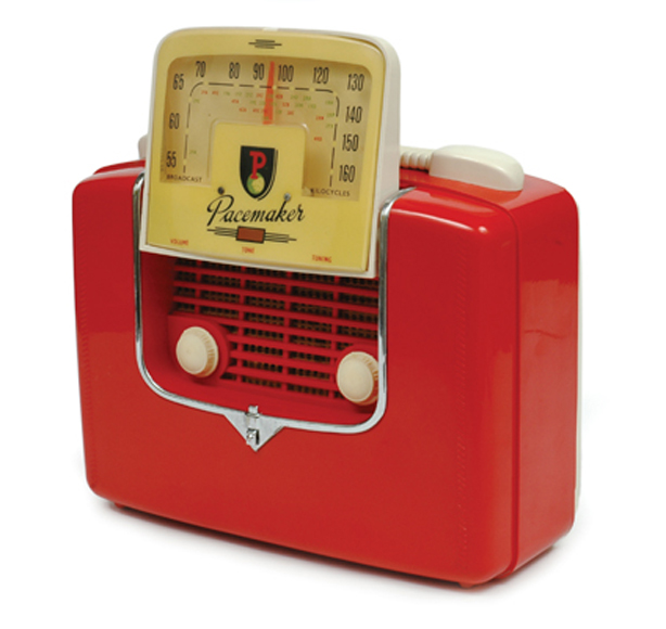 Appraisal: Tecnico Pacemaker circa red case with flip-up central panel revealing