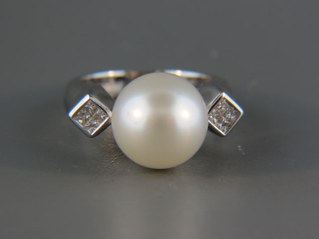 Appraisal: South Sea Pearl Diamond Ring fine mm pearl with square