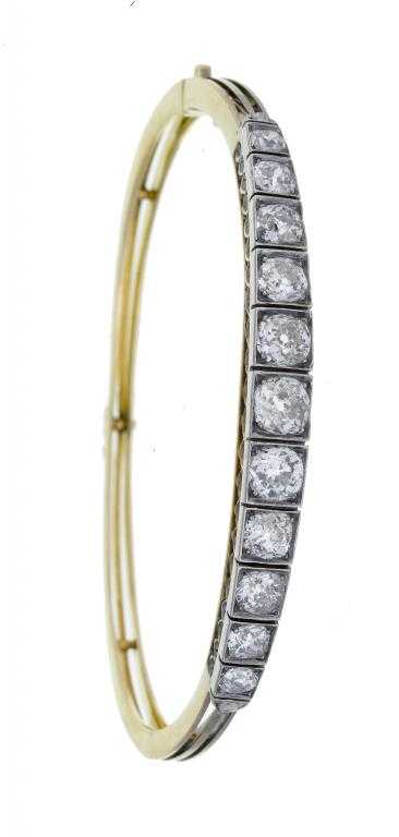 Appraisal: A DIAMOND BRACELET with a graduated line of square set