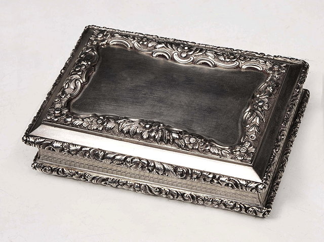 Appraisal: A WILLIAM IV SILVER RECTANGULAR BOX by Nathaniel Mills Birmingham