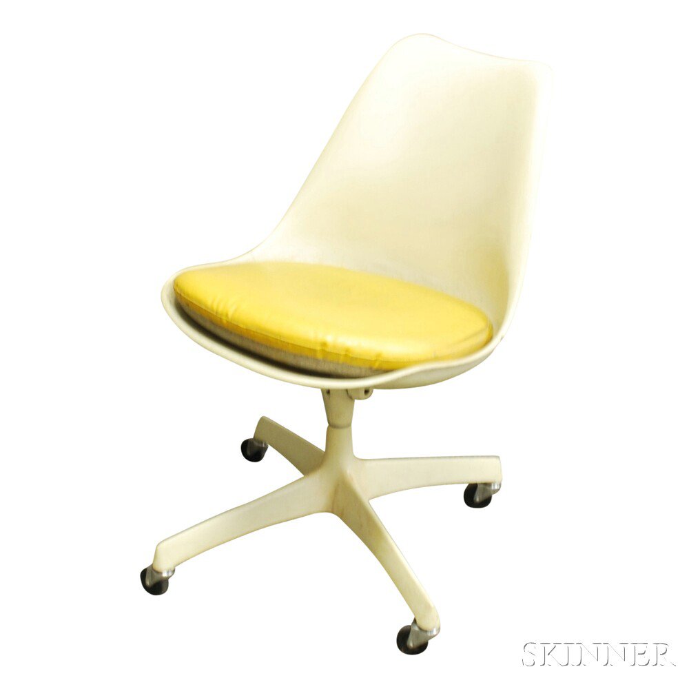 Appraisal: Knoll Mid-century Modern Swivel Chair with gold vinyl seat cushion