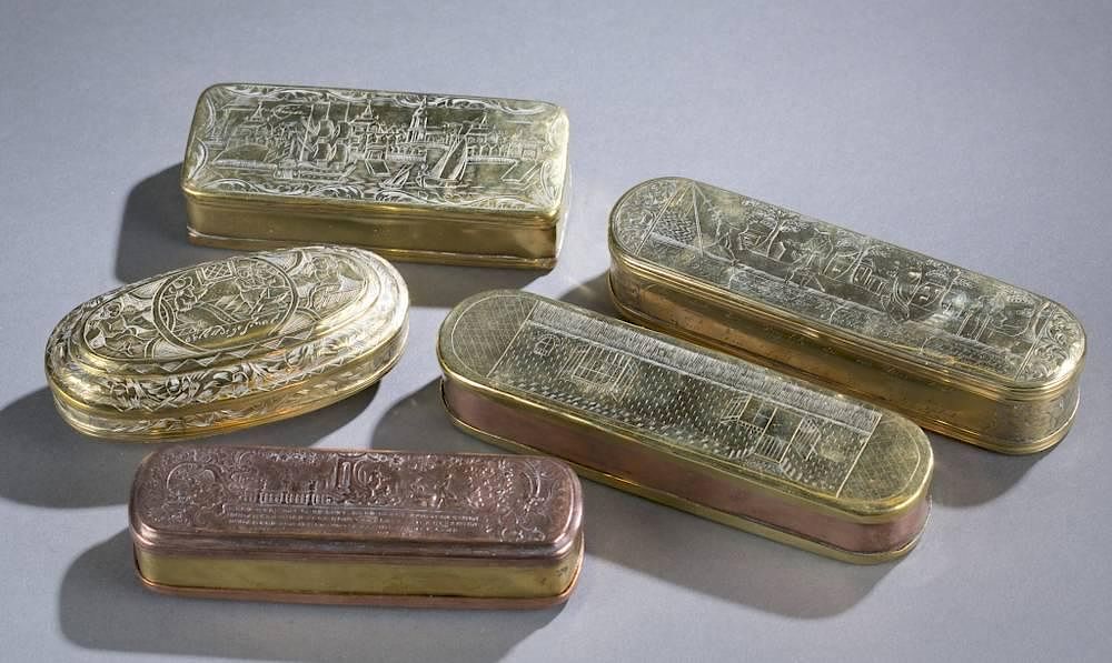 Appraisal: A group of snuff and or tobacco boxes A group