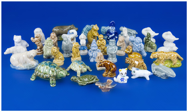 Appraisal: Collection of Wade Whimsies including polar bears turtles sea lion