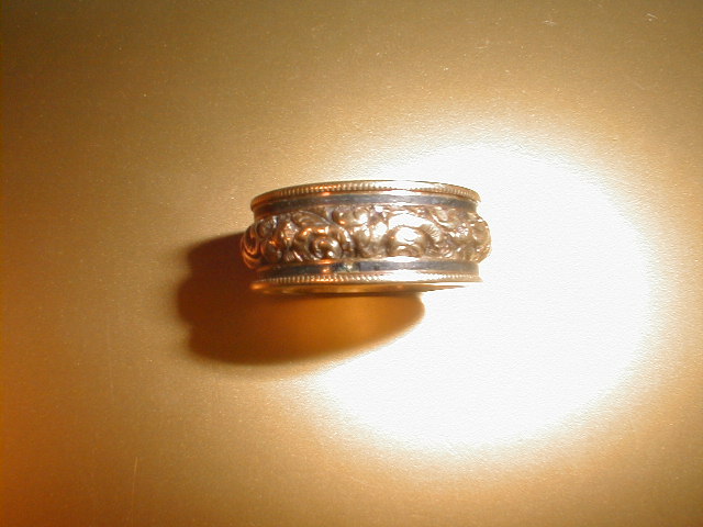 Appraisal: A Georgian ct gold gentleman's memorial ring inscribed 'John Townend