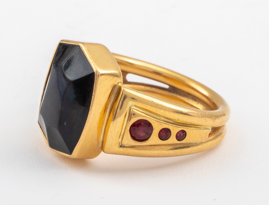 Appraisal: K YELLOW GOLD RUBY GARNET MEN'S RING SZ K men's