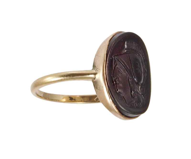 Appraisal: K ANTIQUE JET CAMEO RING K yellow gold ring contains