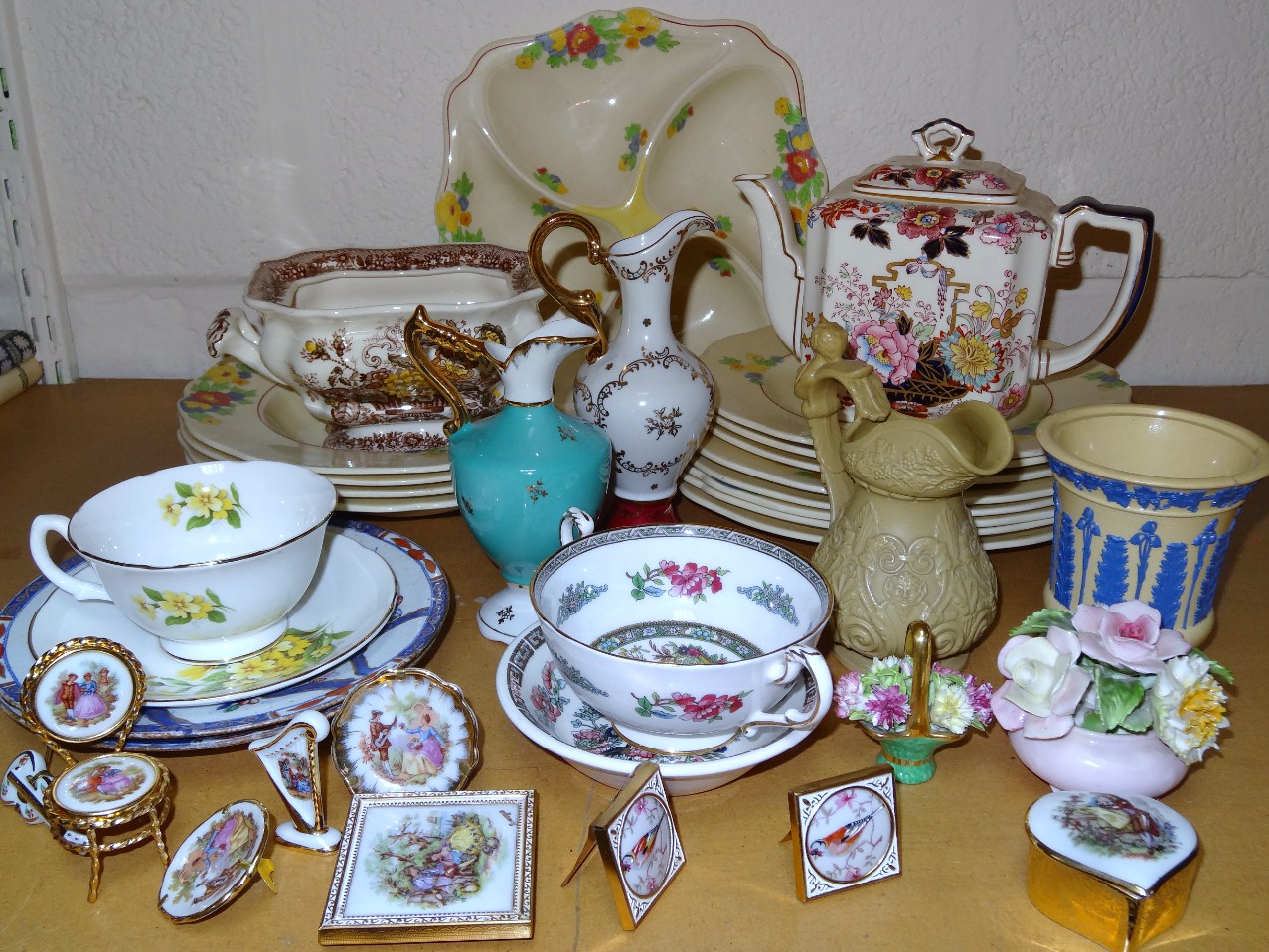 Appraisal: Various decorative china and effects to include a thC Limoges