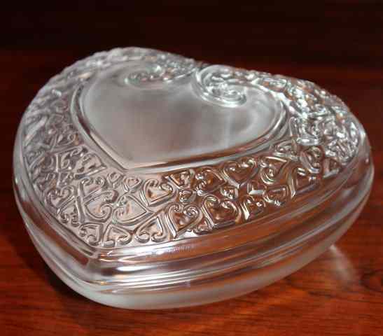 Appraisal: A HEART SHAPED LALIQUE BOX AND COVER with moulded hearts