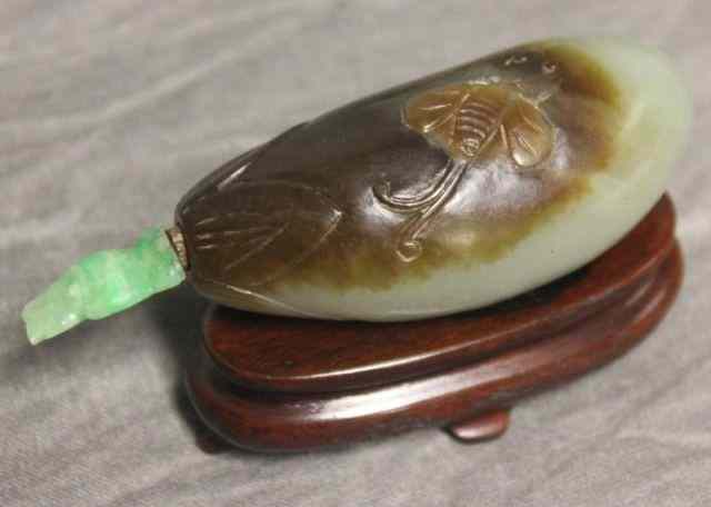 Appraisal: th Century Green Jade Snuff Bottle withButterfly From a Bronx