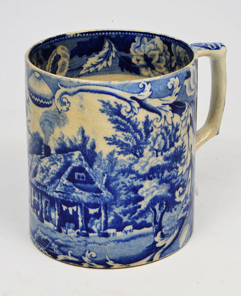 Appraisal: A LATE TH EARLY TH CENTURY BLUE AND WHITE POTTERY