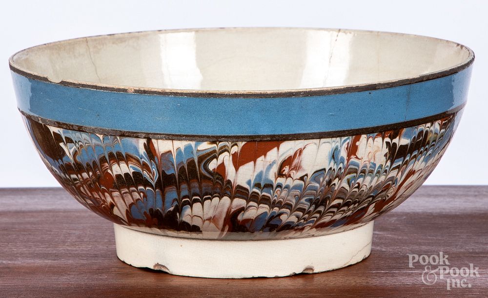 Appraisal: Mocha bowl with marbleized glaze Mocha bowl with marbleized band