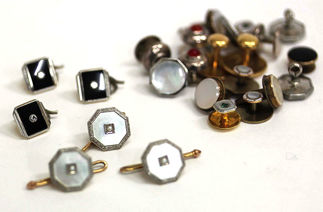 Appraisal: A GROUP OF VARIOUS DRESS BUTTONS and shirt studs some