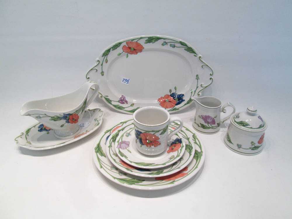 Appraisal: VILLEROY BOCH AMAPOLA CHINA SET one hundred and one pieces