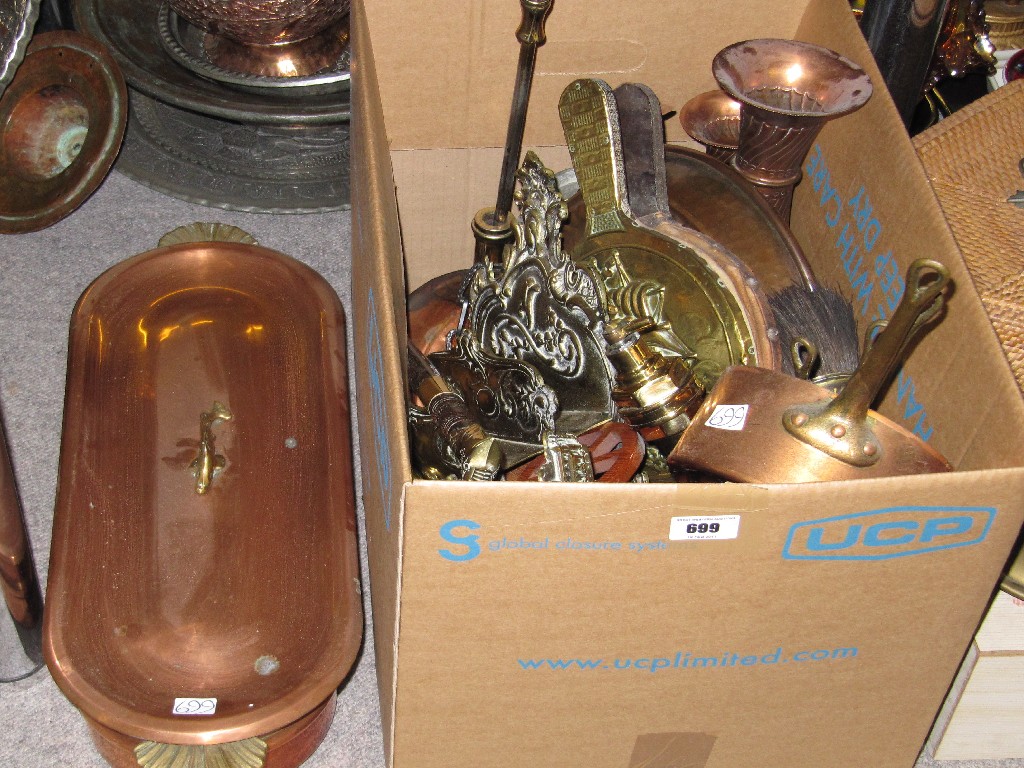 Appraisal: Lot comprising a box of assorted brass and copper items