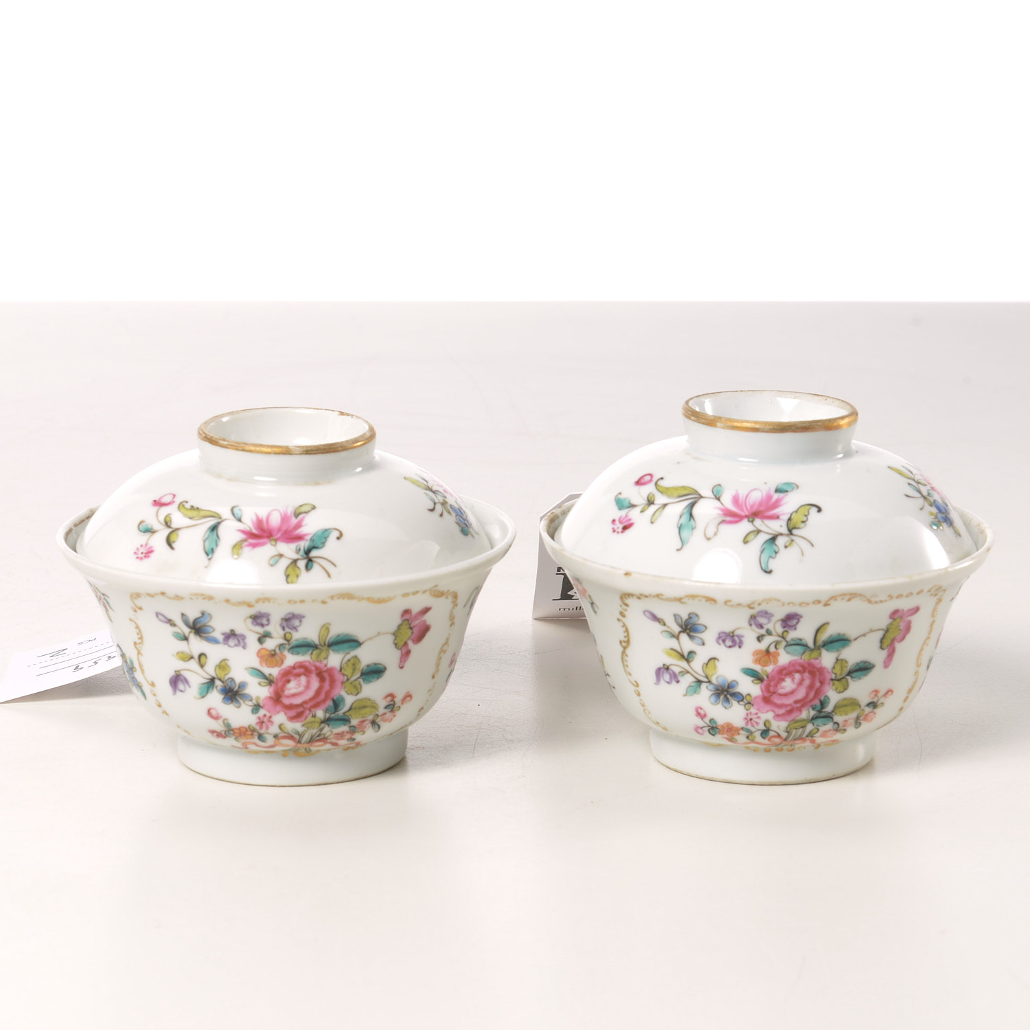 Appraisal: PAIR CHINESE EXPORT PAINTED TEA BOWLS AND COVERS Qing Dynasty