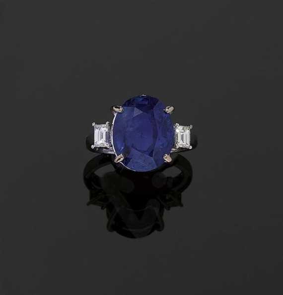 Appraisal: SAPPHIRE AND DIAMOND RING White gold Classic-elegant ring the top