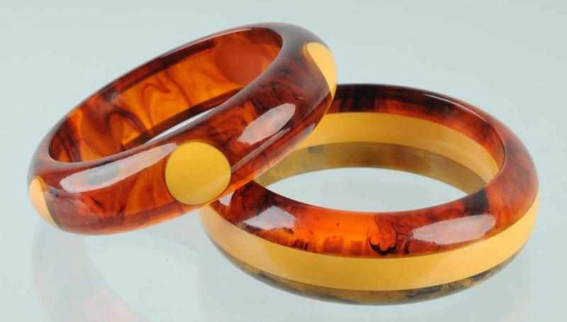 Appraisal: Lot of Bakelite Bracelets Description Includes one six dot and