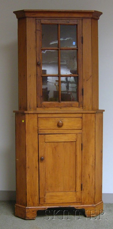 Appraisal: Small Glazed Pine Two-piece Corner Cupboard ht wd dp in