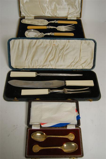 Appraisal: A collection of cased flatware to include various teaspoons and