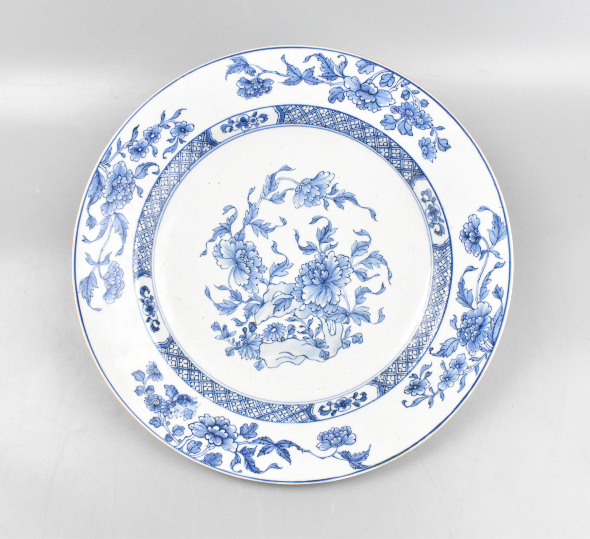 Appraisal: A large Chinese blue white floral plate dating from the