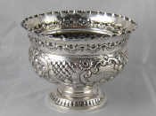 Appraisal: A late Victorian silver bowl on foot with crimped rim