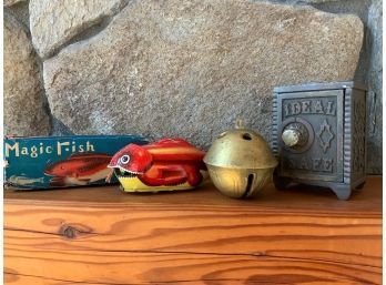 Appraisal: Japanese tin toy fish pull out the small fish with