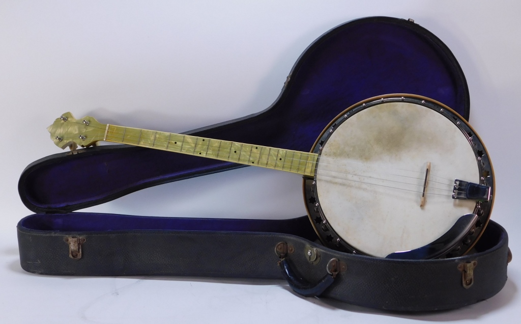 Appraisal: VINTAGE - 'S CELLULOID TENOR RESONATOR BANJO United States C