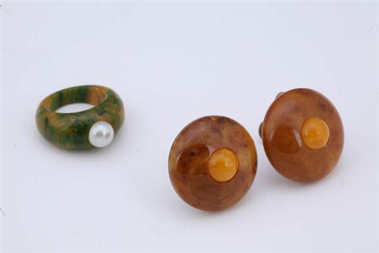 Appraisal: BAKELITE RING AND EARRINGS Green and tan varigated ring with