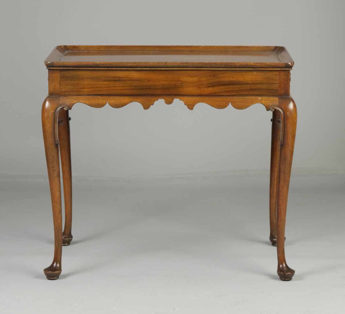 Appraisal: Kittenger Colonial Williamsburg Mahogany Tea Table Condition Some discoloration to