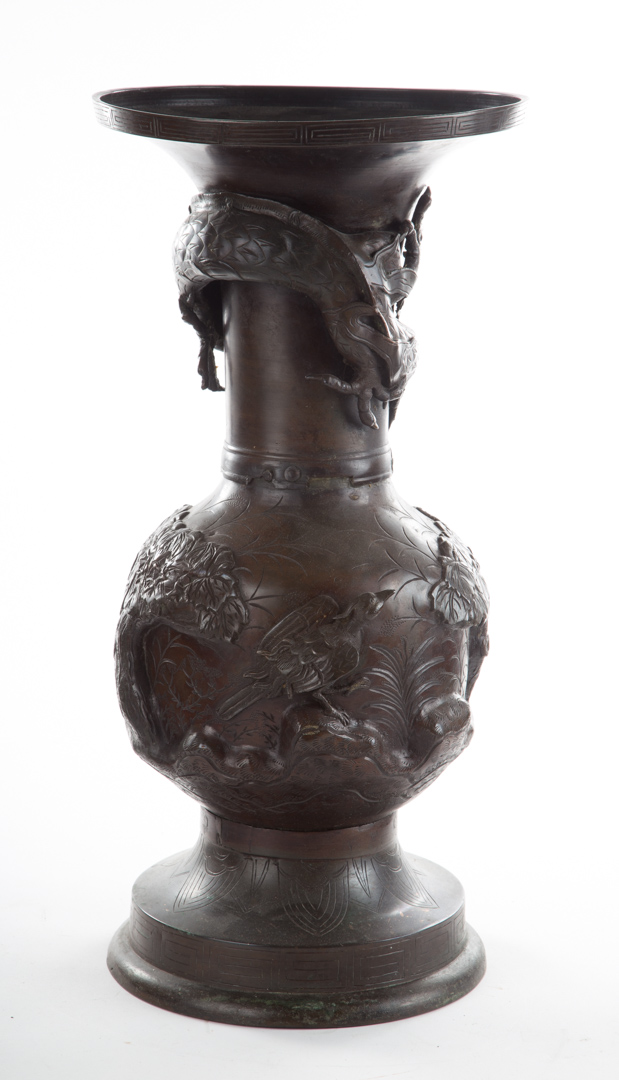 Appraisal: Chinese bronze vase th century or earlier with elaborate dragon