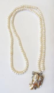 Appraisal: Pearl Necklace Pearl Necklace In same size pearls with a